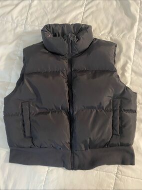 Sugar kiss Quilted Sleeveless Puffer Vest in Charcoal